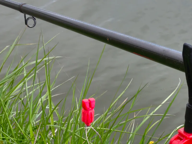 Fishing bite indicator - magnetic bobbin night