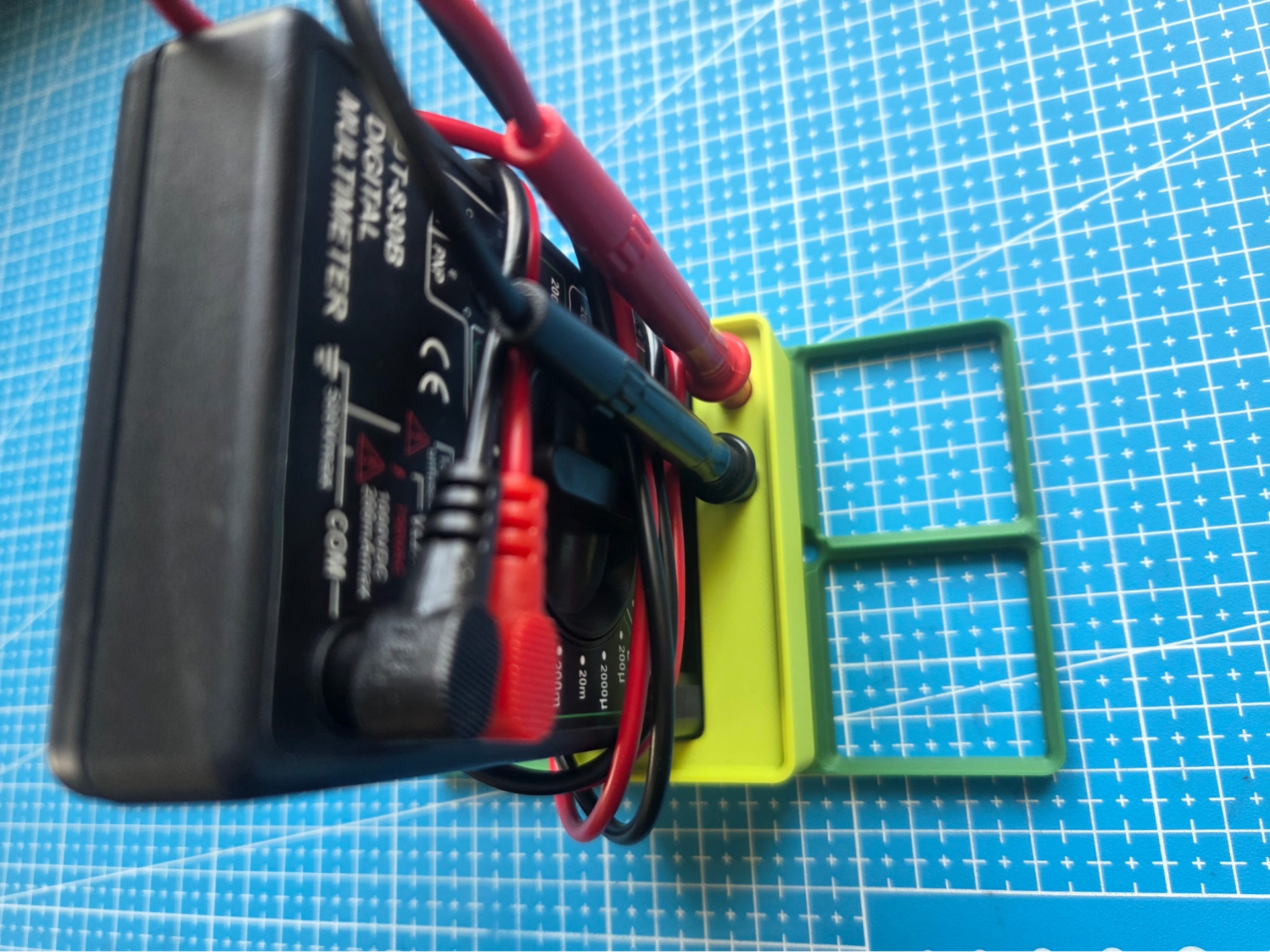 Gridfinity Multimeter 830 family holder - 1x2