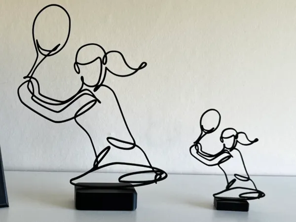 Sculpture line art joueuse de tennis