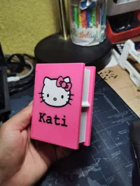 + hello kitty logo + texto