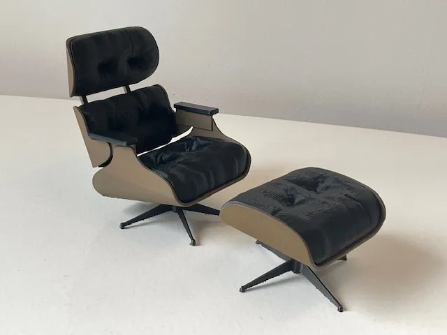 Eames Lounge Chair | model