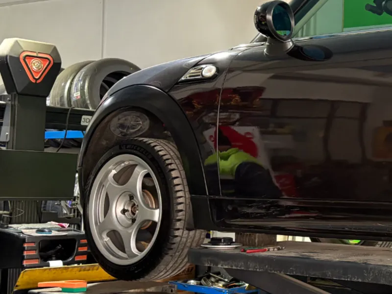 MINI Cooper R56 隐形前挡泥板