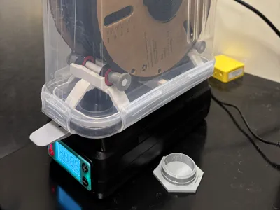 Polydryer dock to ceral box adapter w/ adj vents