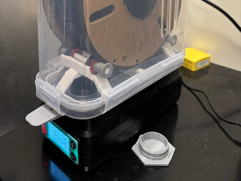 Polydryer dock to ceral box adapter w/ adj vents