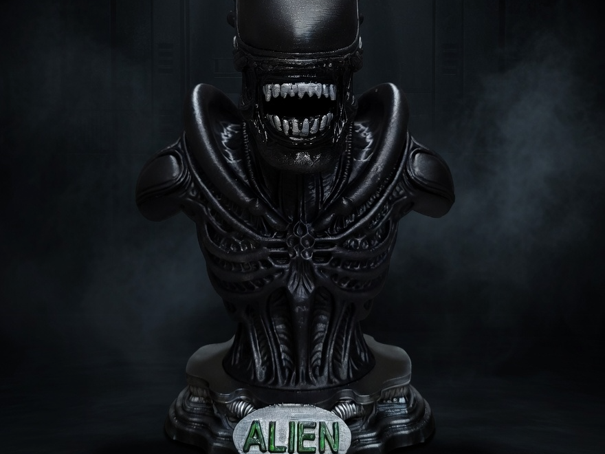 Xenomorph Alien Bust - Detailed Movie Collectible