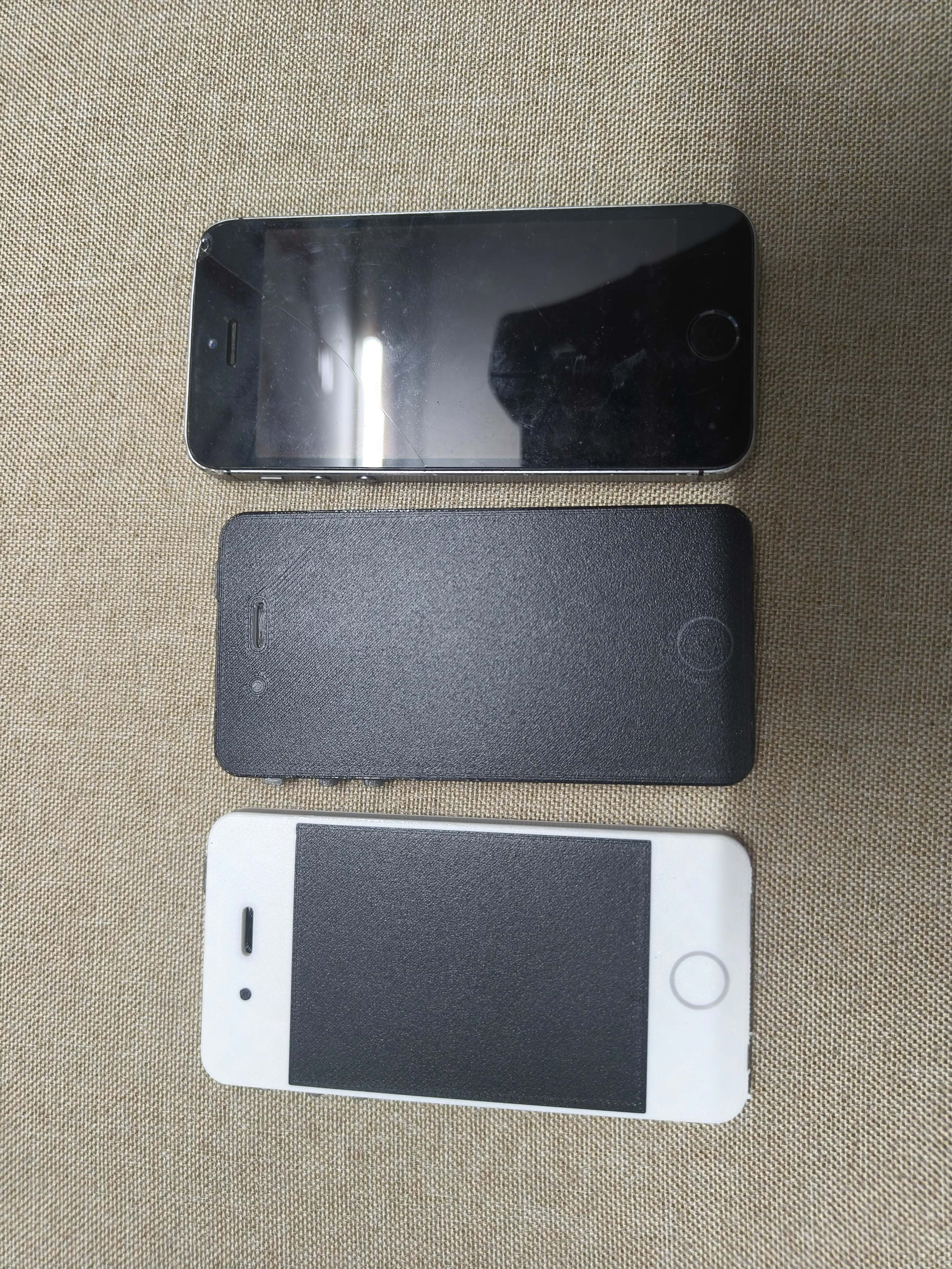 Miniatura 2 do modelo 3D iPhone4S迷你模型