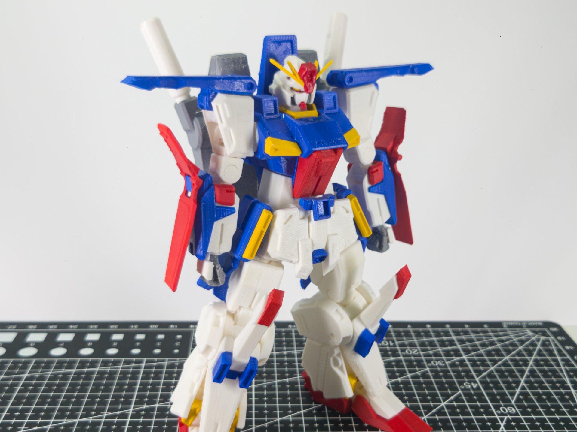 Eklemli Şekil: 1/144 Zz Gundam