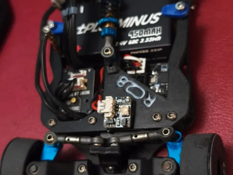 Team Associated RC28R top deck