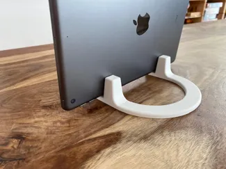 Simple steep tablet stand