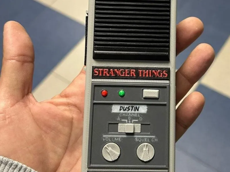 WALKIE TALKIE RETRO STRANGER THINGS MODELO DUSTIN