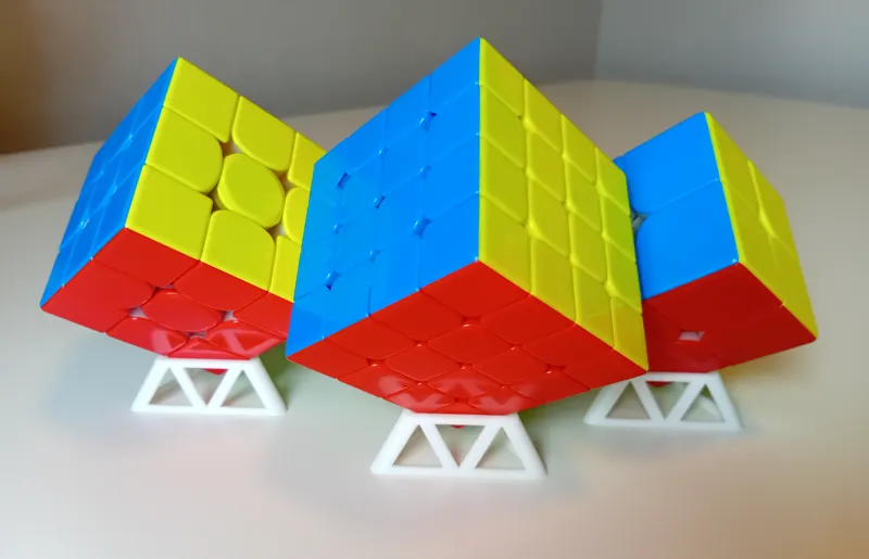 Simple Cube Stand