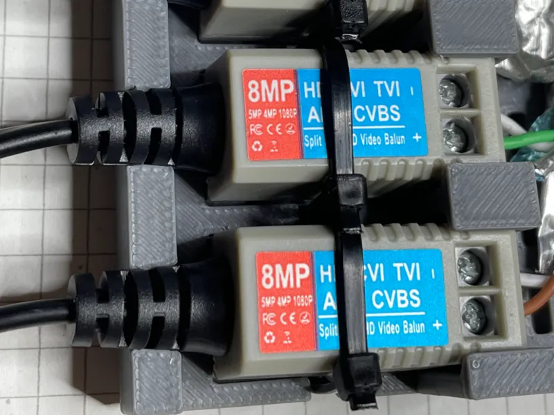 Video Balun Halter x4