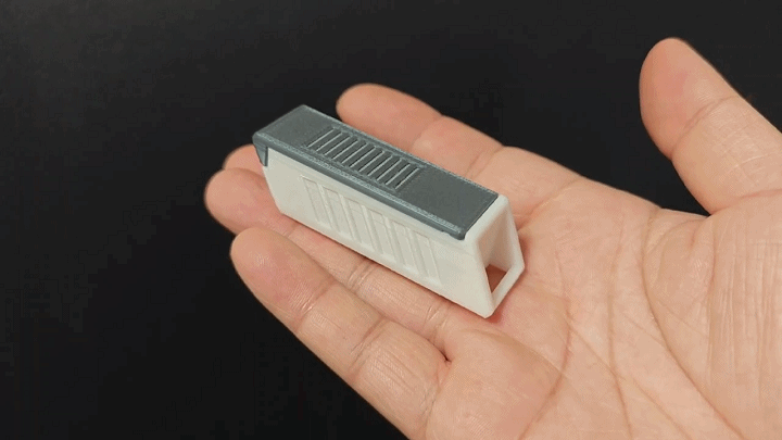 Miniatura 1 do modelo 3D 滑盖式迷你收纳盒、耳塞盒(10克，单手推拉，可挂钥匙扣)