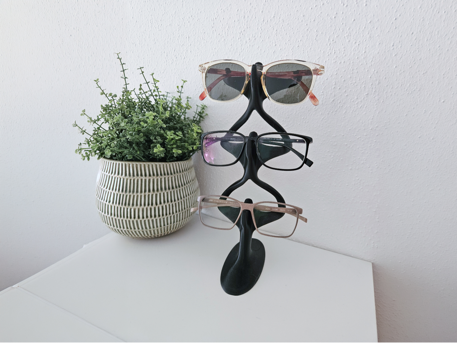 eyeglass / spectacle rack for 3 piece