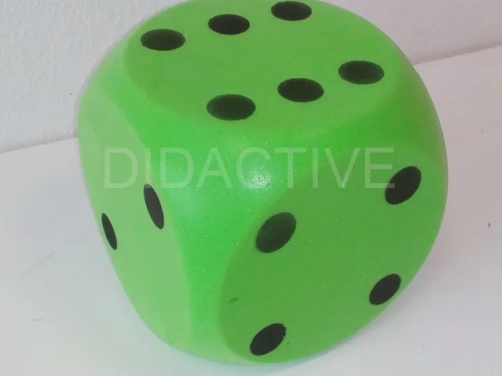 gree playing  dice