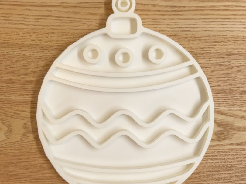 Sensory play Christmass ball