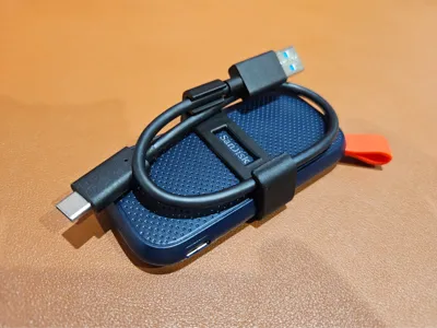 SanDisk Portable SSD - Cable Holder