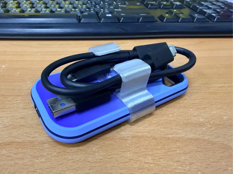 Sandisk Creator Pro SSD 1TB_Cable Clip
