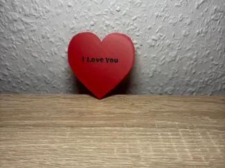Herz mit Aufschrift I Love You.
