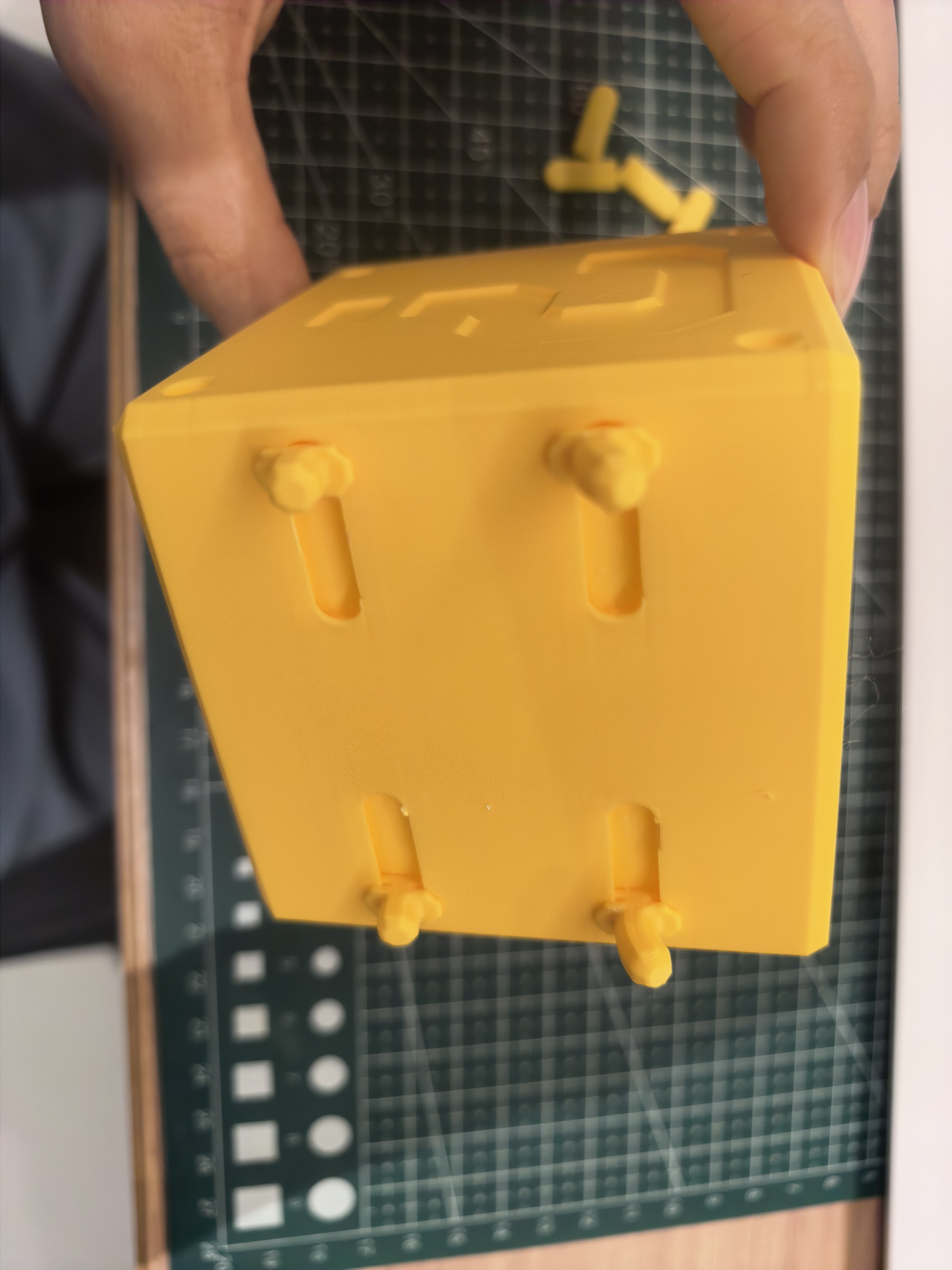 Miniatura 7 do modelo 3D 马里奥砖块收纳盒 - 洞洞板款