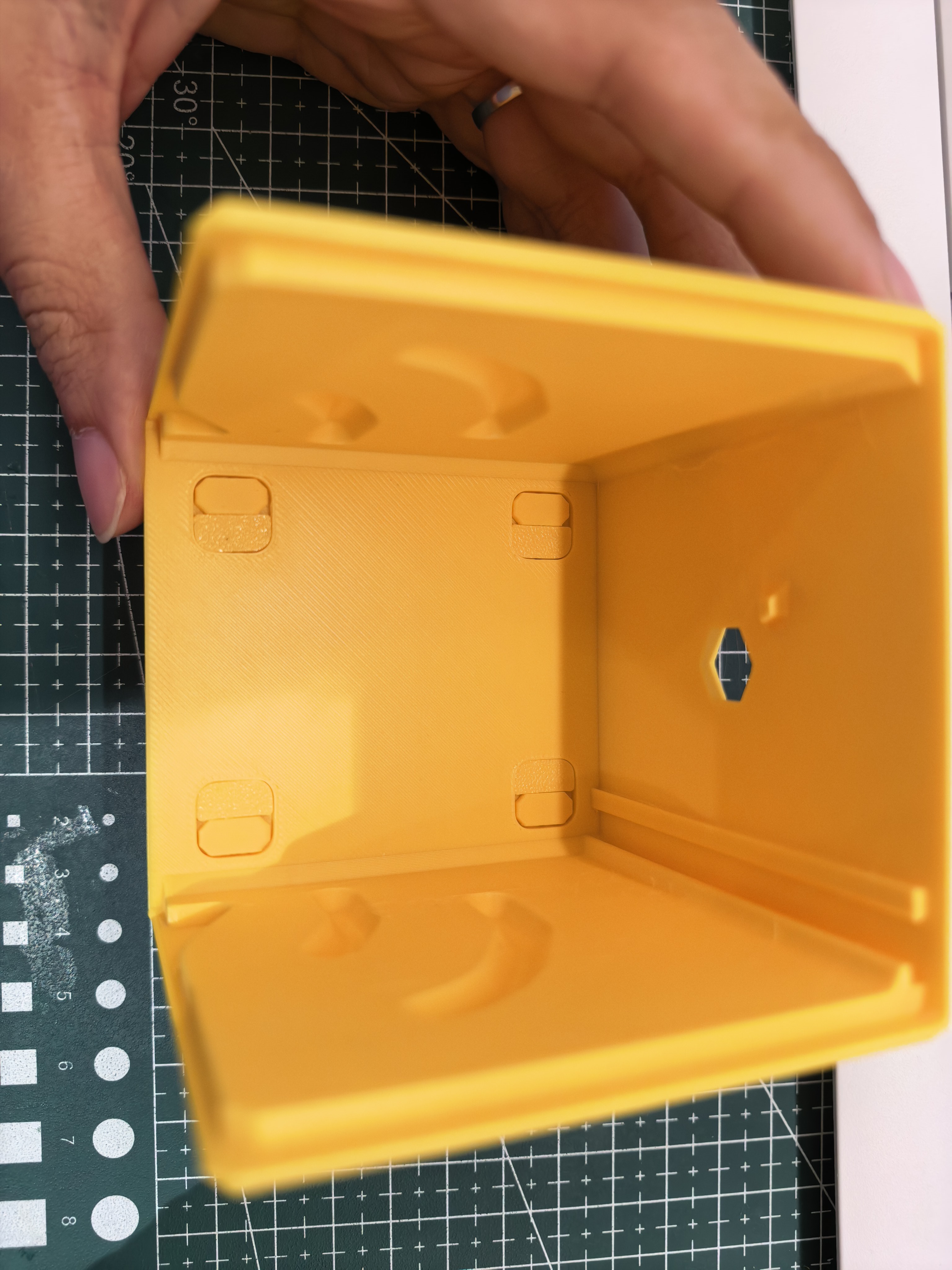 Miniatura 3 do modelo 3D 马里奥砖块收纳盒 - 洞洞板款