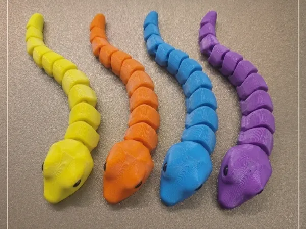 Mini serpent articulé fidget