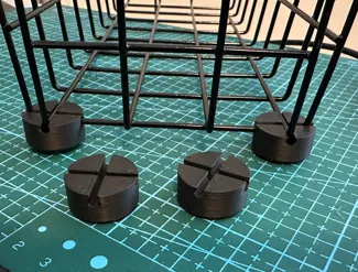 Feet for wire basket