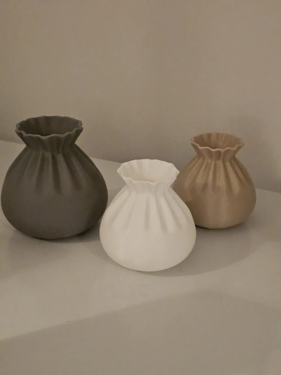 Minimalist Drawstring Vase – Cozy Rustic Decor view 3