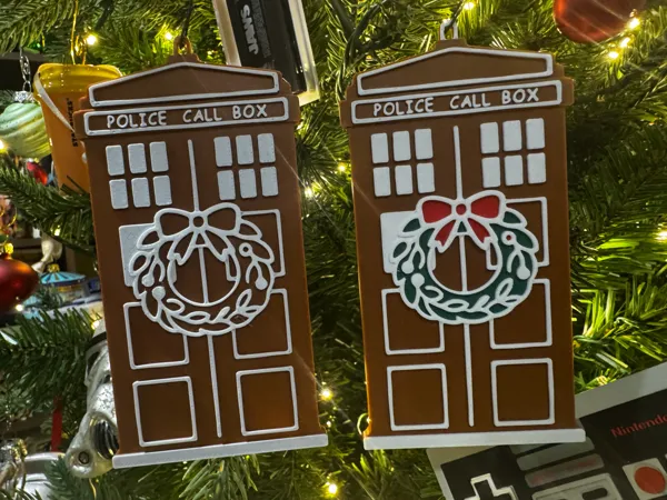 TARDIS façon pain d'épices — décoration de Noël