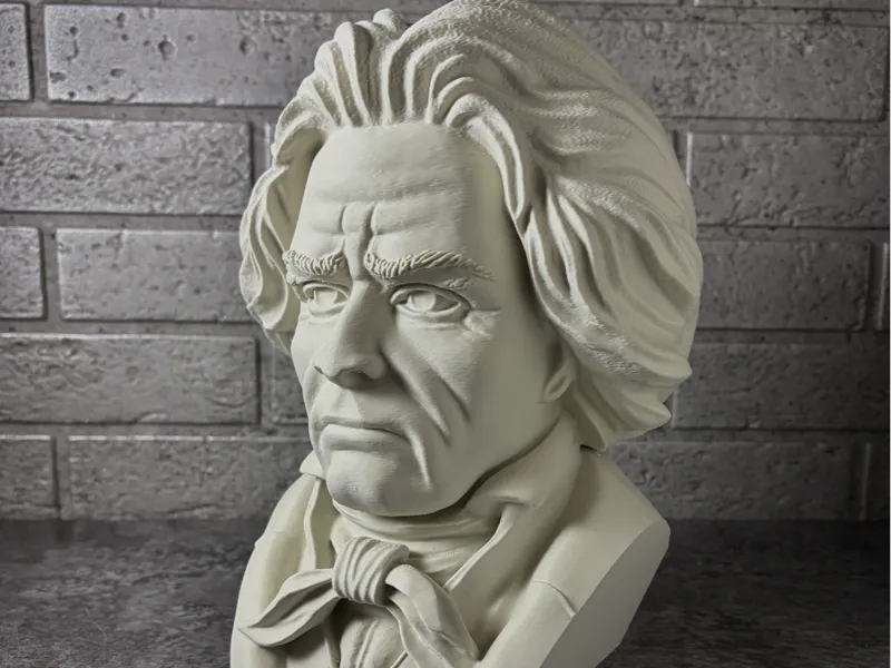 Ludwig van Beethoven - Bust