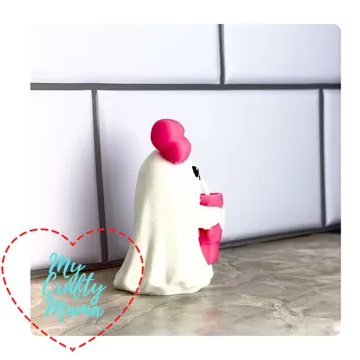 Adorno temático: Cute Girl Ghost with Tumbler — vista de referencia 4