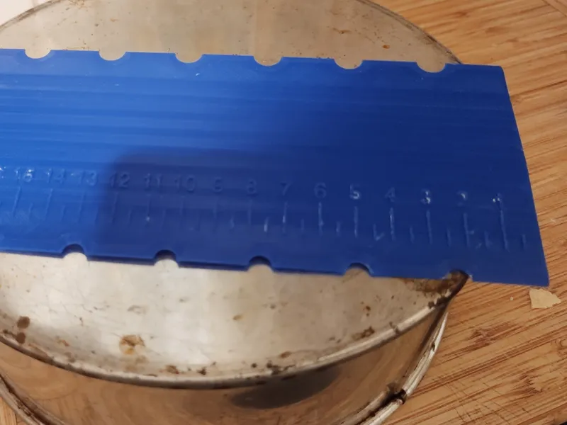 Cake icing edge profile