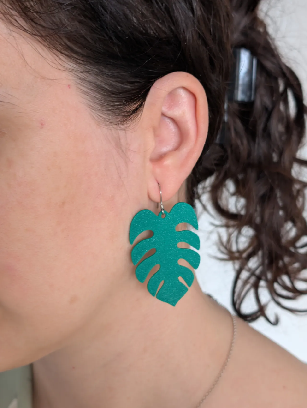Aretes de hoja de monstera view 3