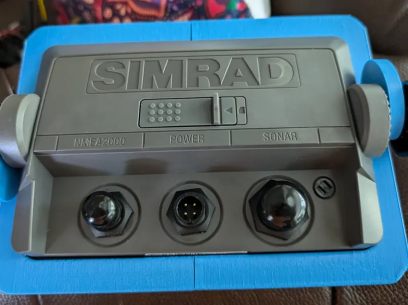 Simrad Go7 Fishfinder Template and Flushmount 