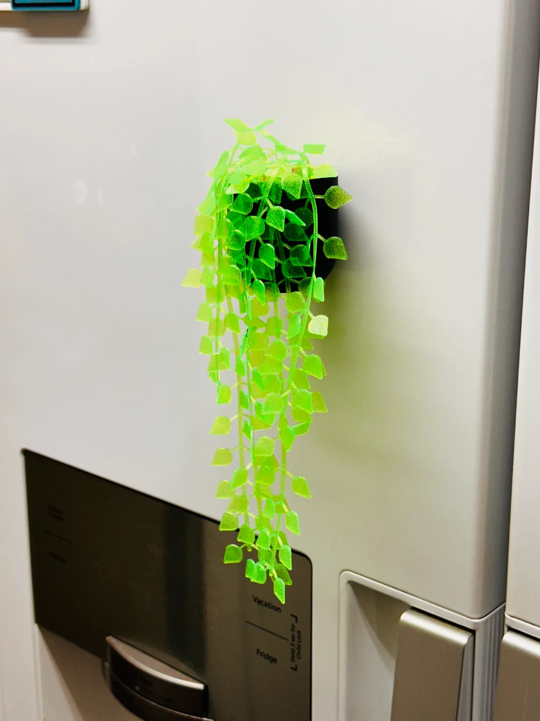 Vine Creeper Plant - Magnetic version view 4