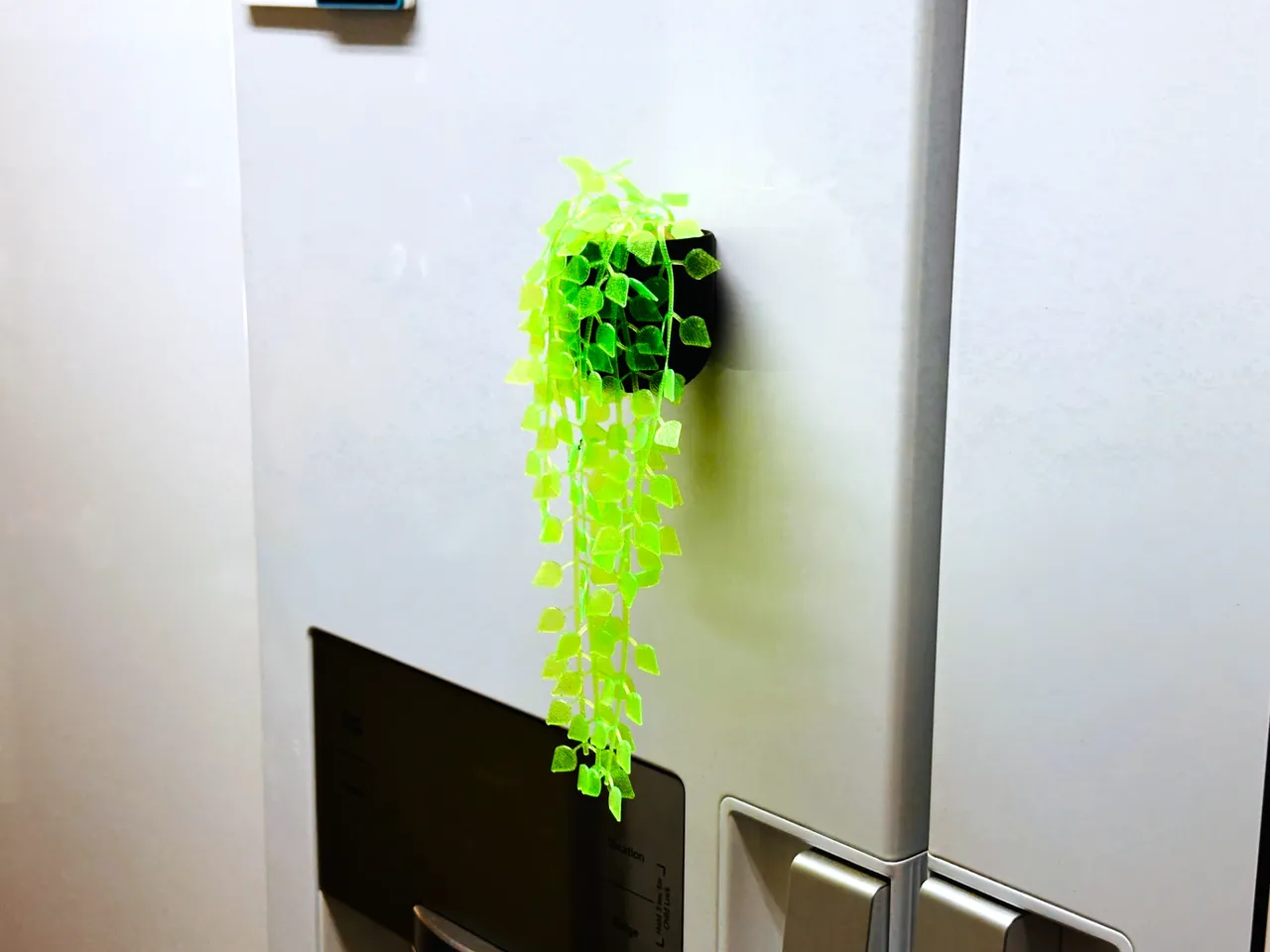 Vine Creeper Plant - Magnetic version view 3