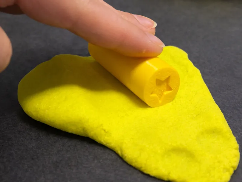 Simple mini dough rolling pin
