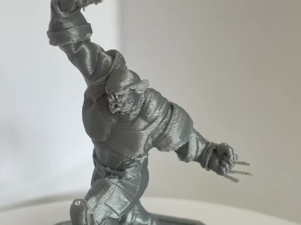 Figurine Wolverine — Marvel Rivals