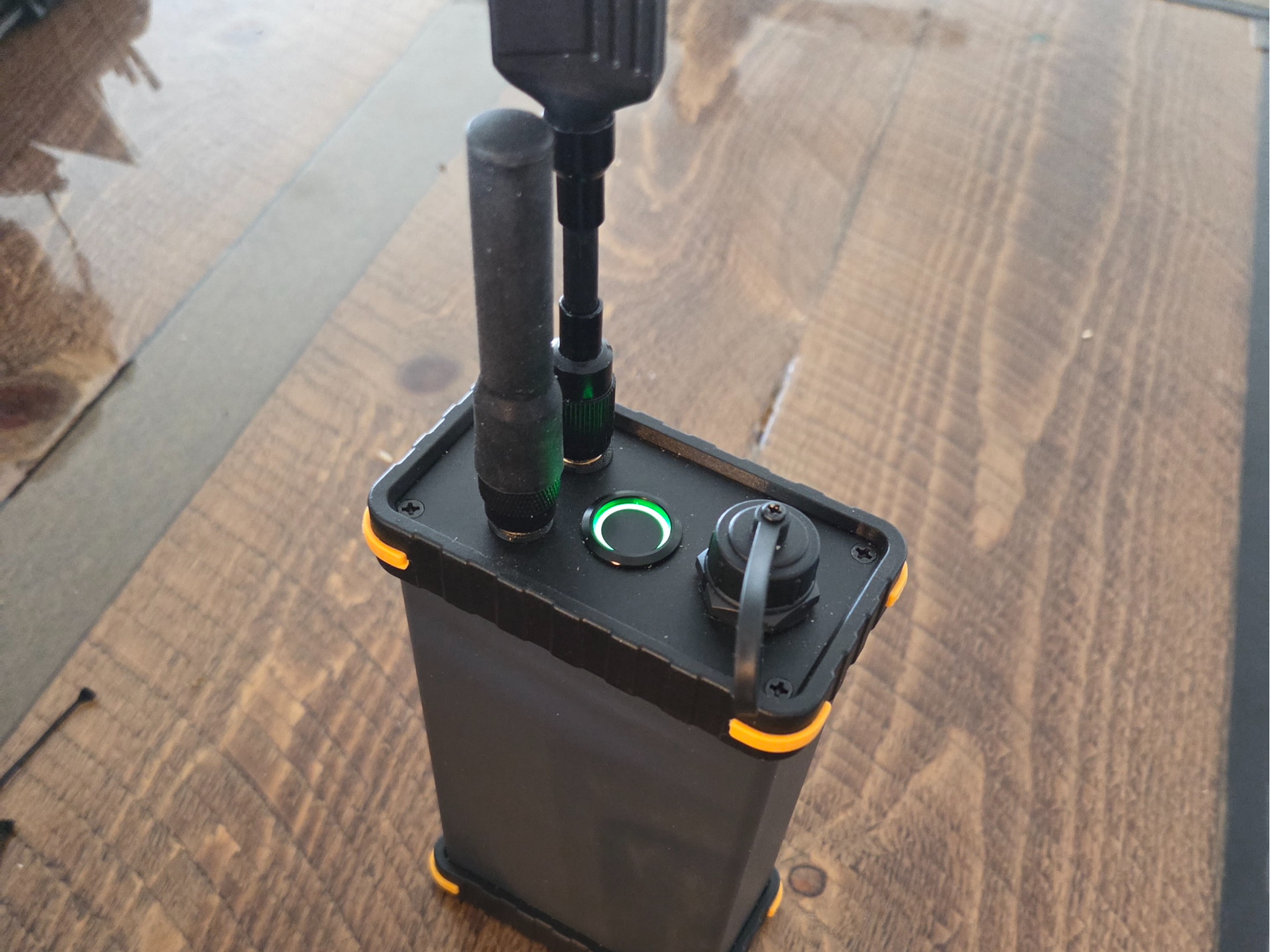 Rak 1 watt booster chassis for Bahar enclosure 