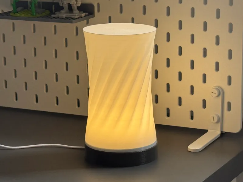Twisted cylinder lamp
