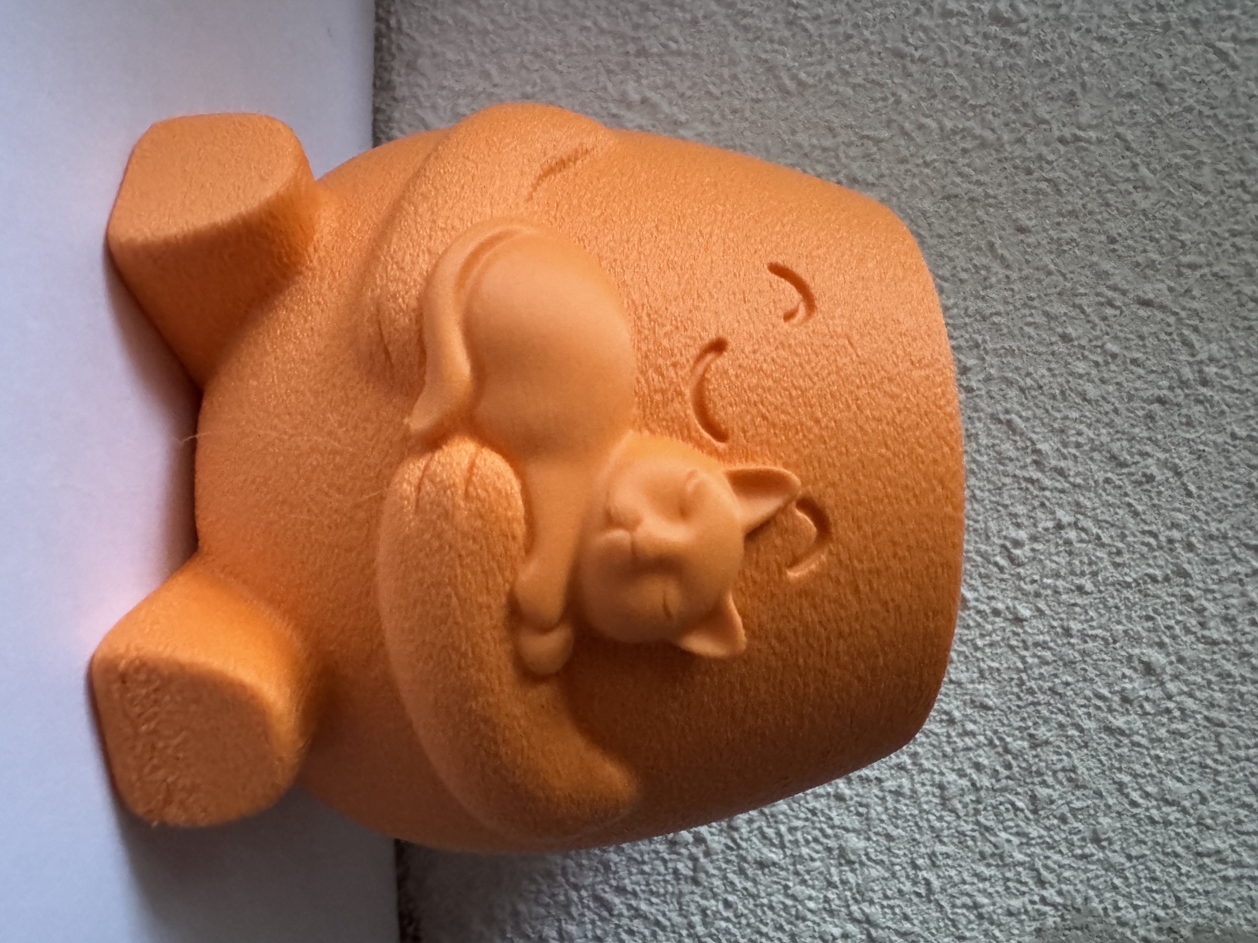 Miniatura 3 do modelo 3D "Cleo" - Cute Cat Hug Planter Pot