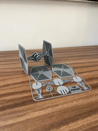 TIE Fighter მინიმალისტური მოდელი thumbnail 2