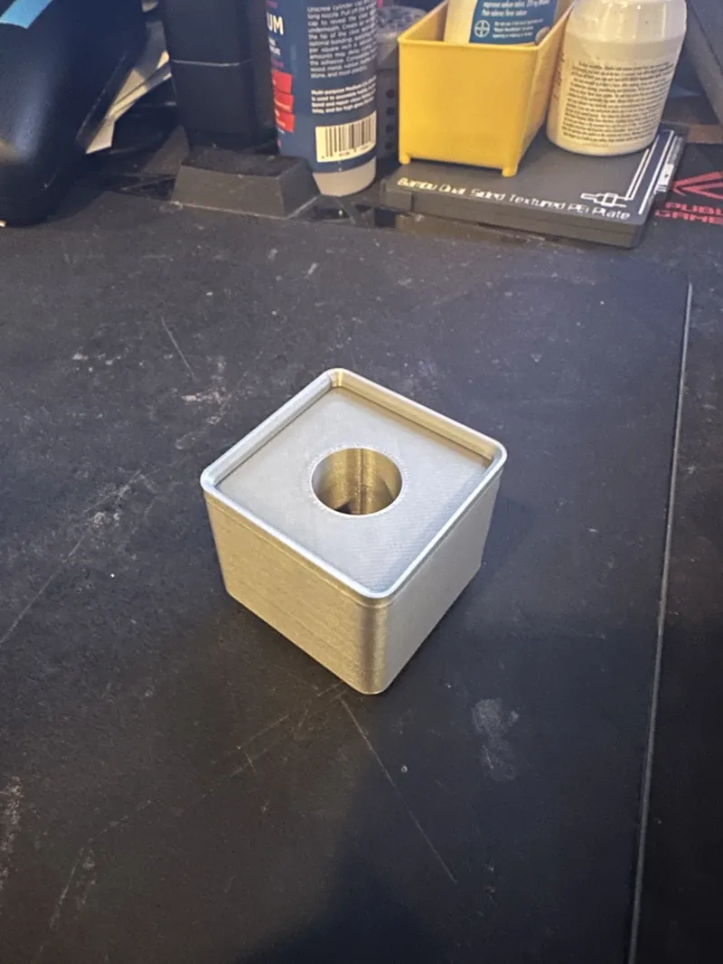 Gridfinity 1x1 Milwaukee Flashlight Holder, lip, with magnets