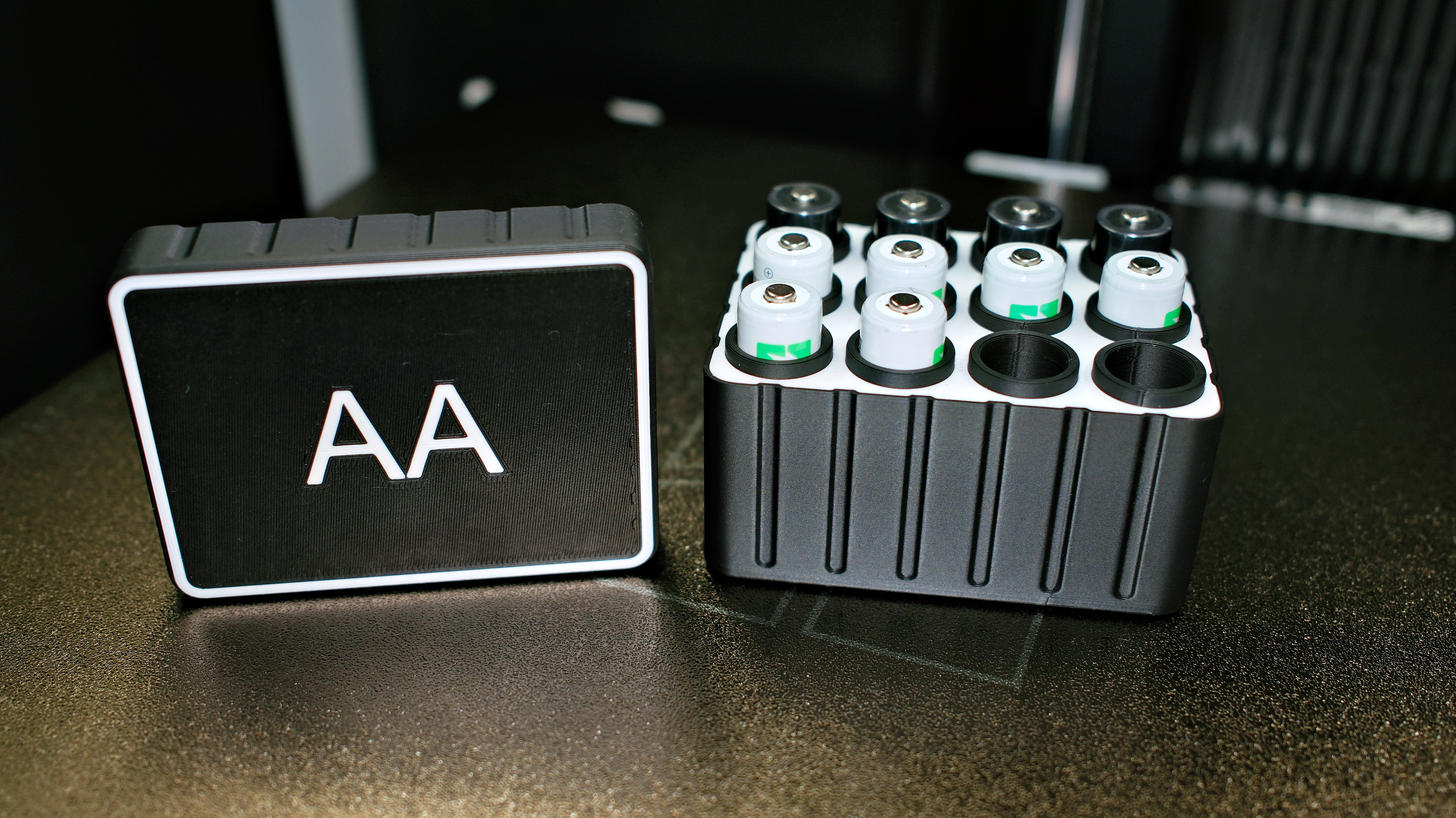 Miniatura 1 do modelo 3D AA / AAA Battery Boxes – Clean & Precise