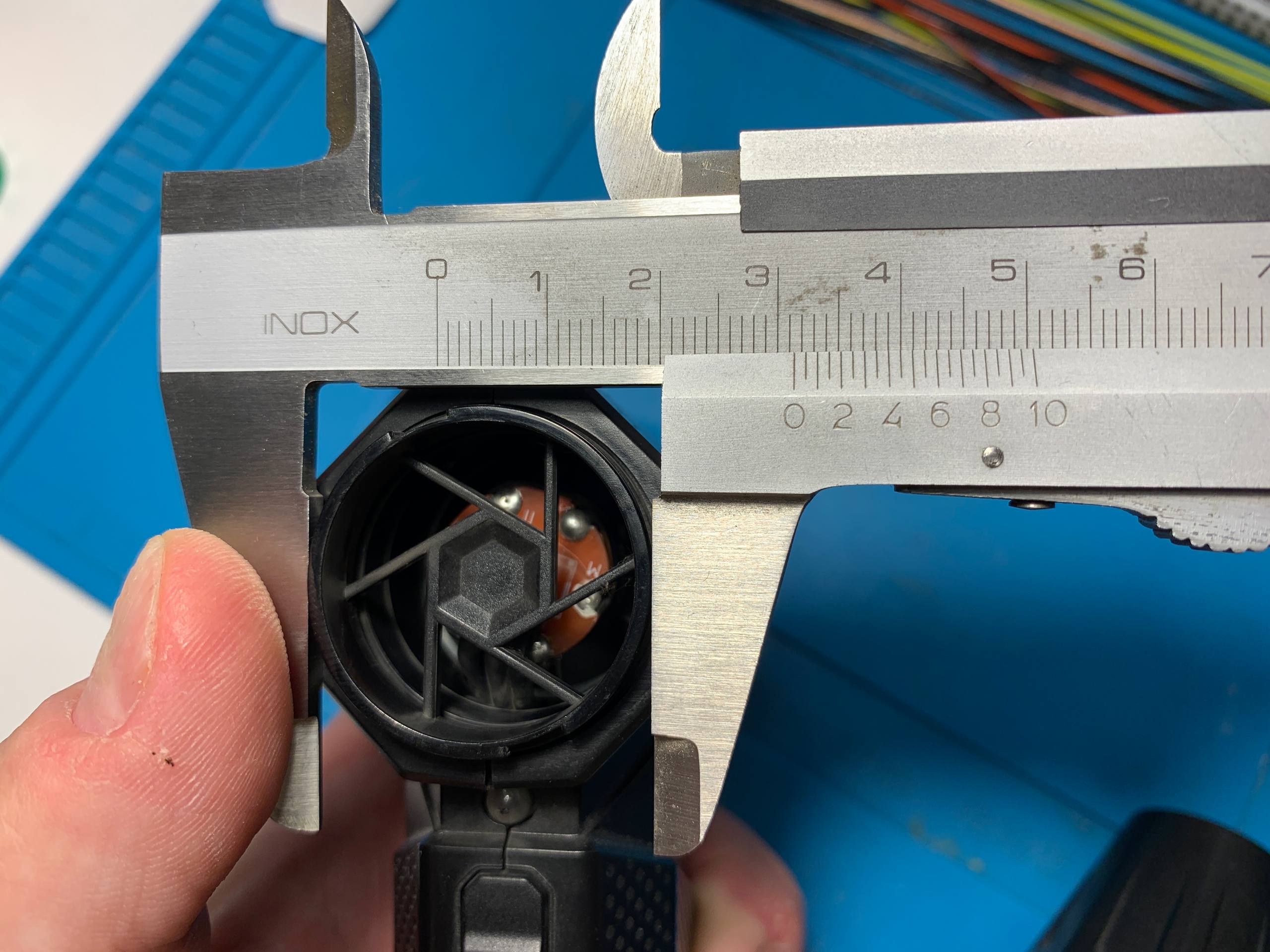 Miniatura 2 do modelo 3D 暴力风扇 充气嘴