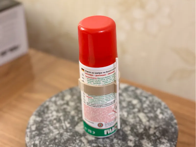 Tube clip for a small Ballistol can 