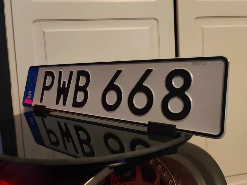 LICENSE PLATE DISPLAY STAND