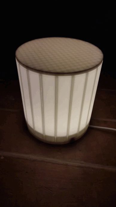 Lampe mit Magnet-Verschluss