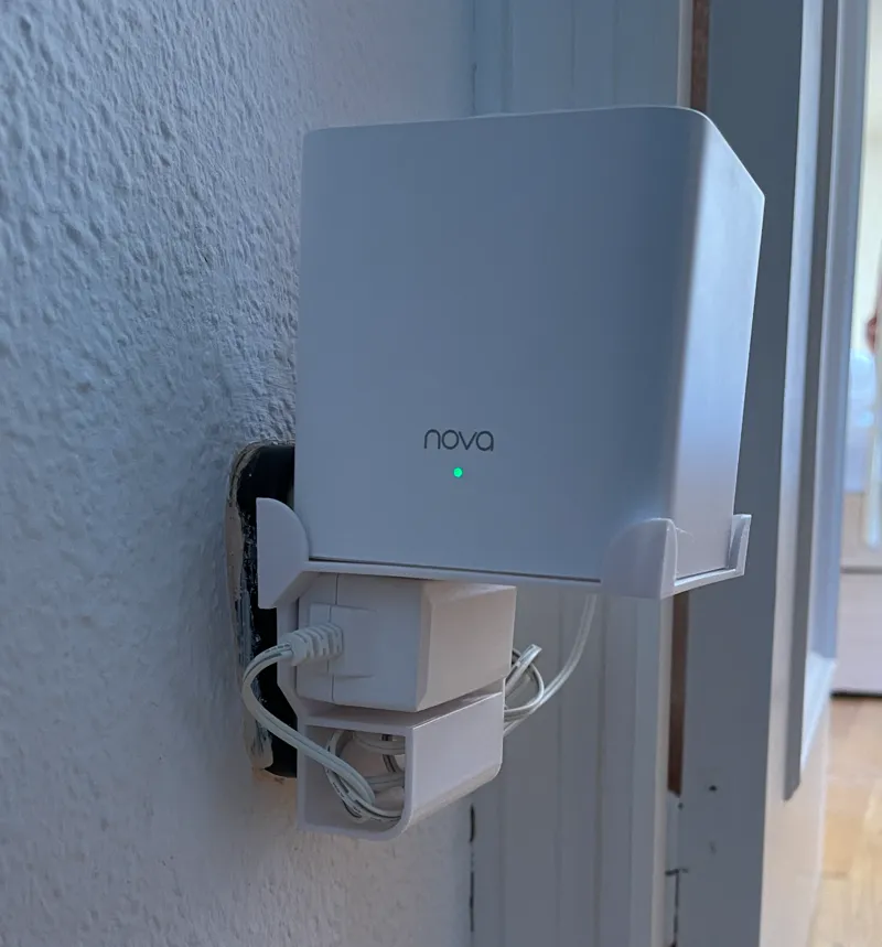 Tenda Nova AC1200 MW3 plug stand