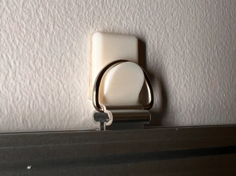 Minimalist Hook
